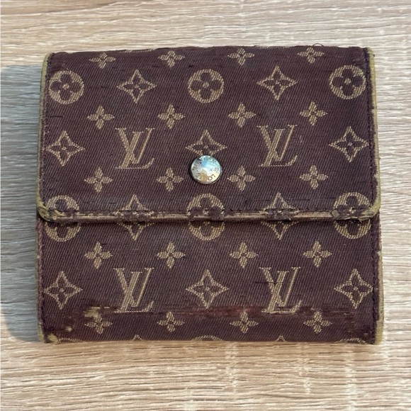 Louis Vuitton Handbags - Louis Vuitton Dark Brown Monogram Wallet